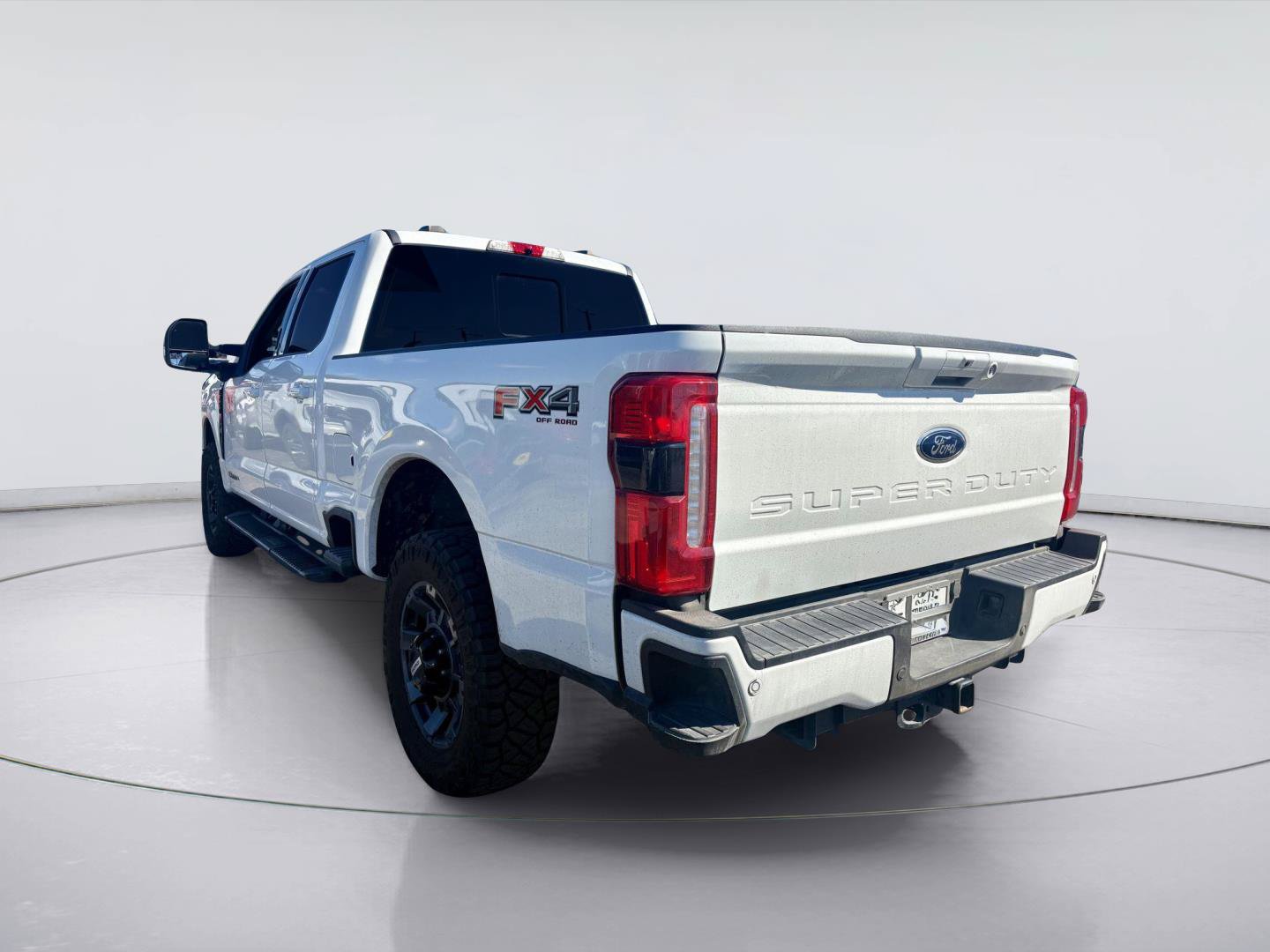 Used 2023 Ford F250 Lariat w/ Sport Appearance Package AWD/4WD image 4