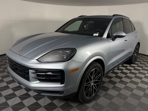 Certified 2025 Porsche Cayenne image 1