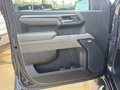 Used 2024 Chevrolet Silverado 1500 ZR2 w/ Technology Package image 19