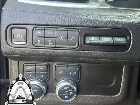 Used 2021 GMC Yukon Denali AWD/4WD image 13