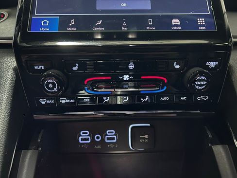 Used 2023 Jeep Grand Cherokee Limited image 17