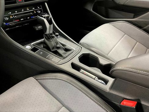 New 2026 Volkswagen Jetta SE image 10