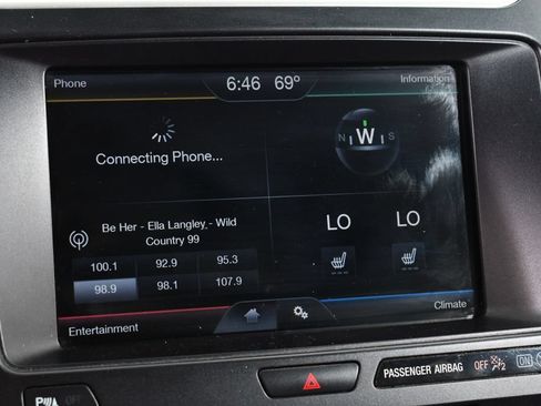 Used 2016 Ford Explorer XLT w/ Equipment Group 202A AWD/4WD image 29