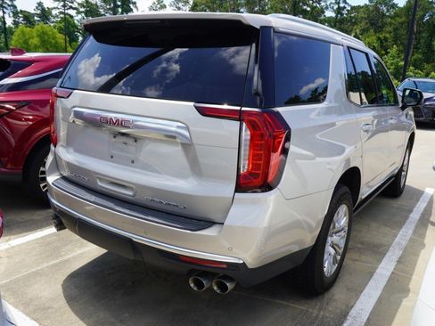 Used 2022 GMC Yukon Denali AWD/4WD image 4