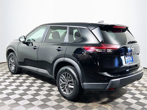 Used 2024 Nissan Rogue S image 6