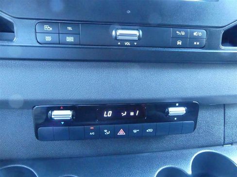 Used 2024 Mercedes-Benz Sprinter 2500 image 16