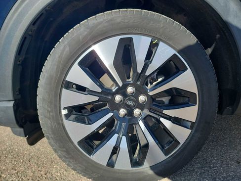 Used 2025 Ford Explorer Platinum w/ LUX Leather Package AWD/4WD image 10