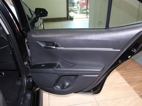 Used 2020 Toyota Camry SE w/ Convenience Package FWD image 31