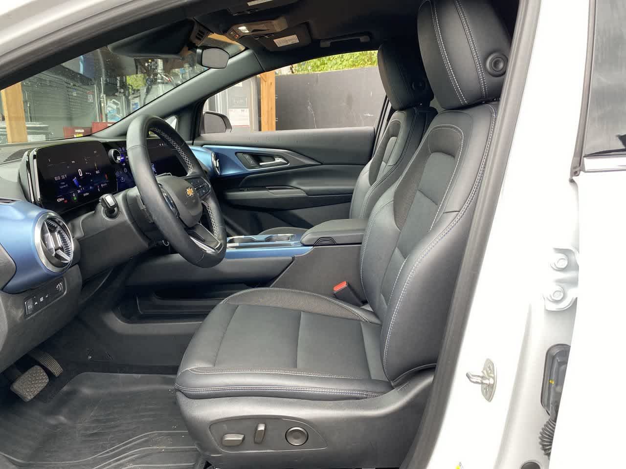 Used 2024 Chevrolet Equinox EV LT AWD/4WD image 13