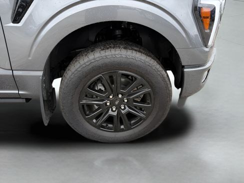 Used 2025 Ford F150 Platinum w/ FX4 Off-Road Package AWD/4WD image 35