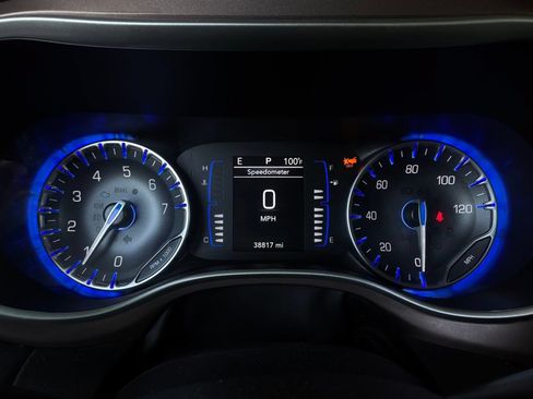 Used 2024 Chrysler Voyager LX FWD image 38