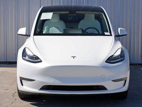 Used 2021 Tesla Model Y Long Range image 48