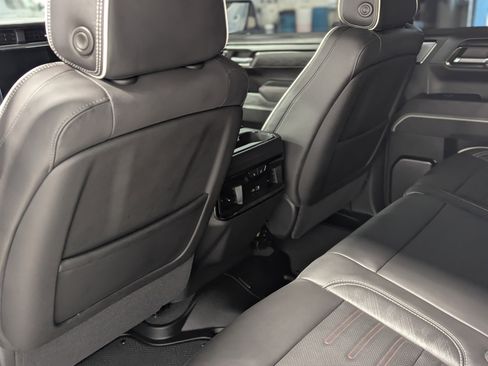 Used 2024 GMC Sierra 1500 AT4X image 15