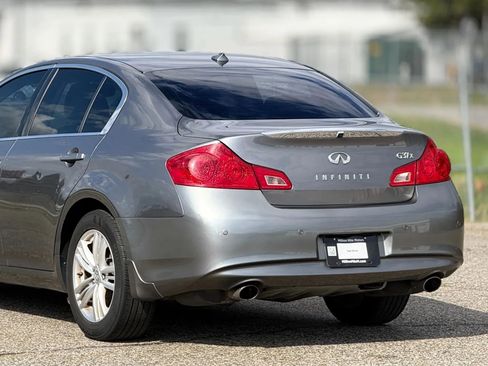 Used 2011 INFINITI G37 x Sedan w/ Premium Pkg image 16