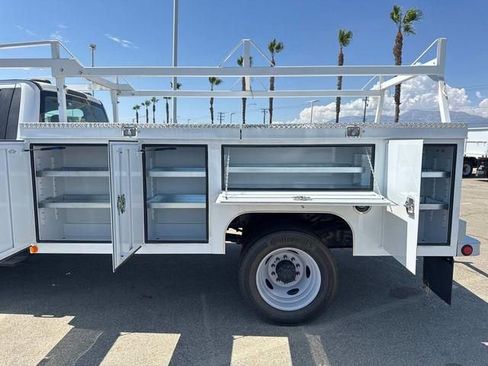 New 2024 Ford F450 XL w/ XL Chrome Package image 17