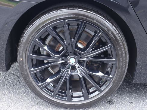 Used 2022 BMW 750Li xDrive AWD/4WD image 38