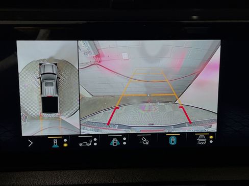 Used 2022 GMC Sierra 1500 AT4 w/ AT4 Premium Package image 28