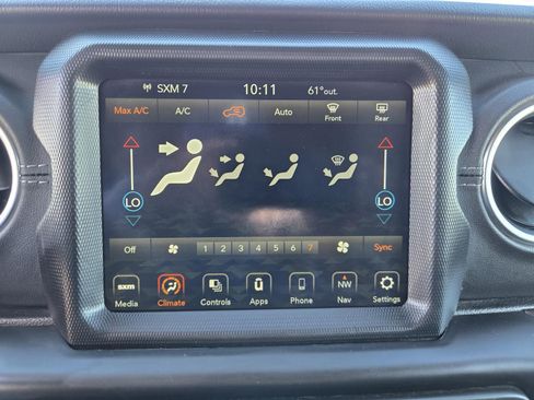 Used 2022 Jeep Wrangler Unlimited Sahara image 12