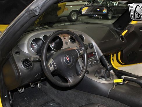Used 2008 Pontiac Solstice GXP w/ Premium Package image 23