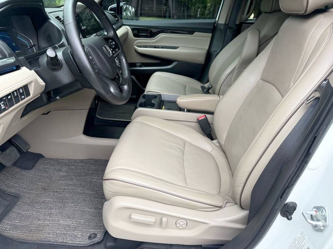 Used 2023 Honda Odyssey Elite image 16