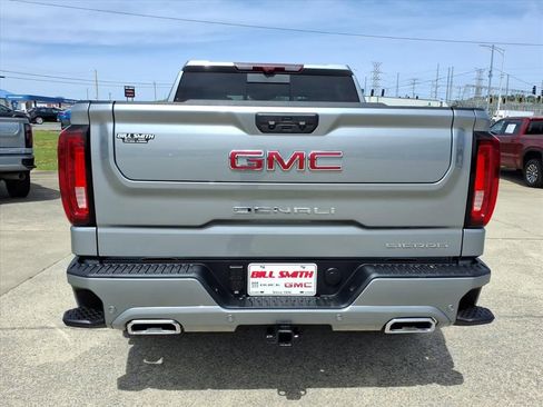 Used 2025 GMC Sierra 1500 Denali image 6