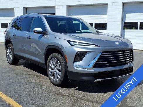 Used 2025 Buick Enclave Preferred image 5