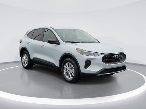 New 2026 Ford Escape Active w/ Cold Weather Package image 2