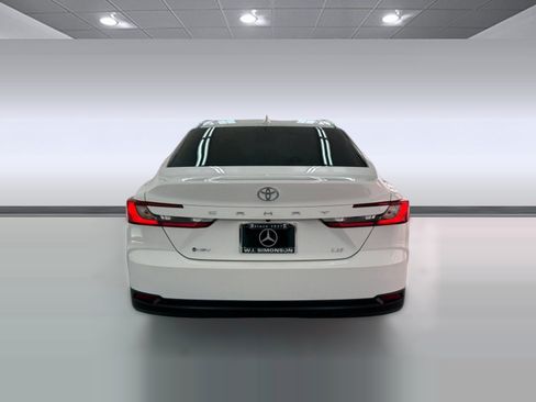 Used 2025 Toyota Camry LE w/ Convenience Package FWD image 9