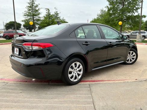 Used 2024 Toyota Corolla LE image 6