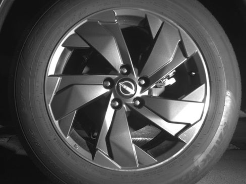 Used 2025 Nissan Rogue SV FWD image 14