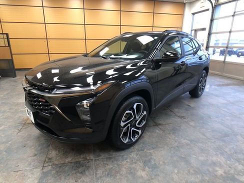 Used 2026 Chevrolet Trax RS w/ Sunroof Package image 3