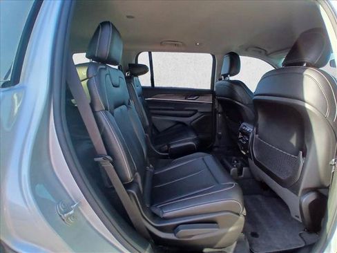Used 2024 Jeep Grand Cherokee L Limited w/ Black Appearance Package AWD/4WD image 19