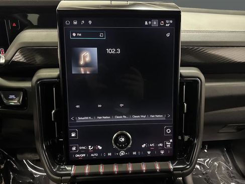 Used 2025 GMC Yukon XL AT4 w/ LPO, Floor Liner Package image 18