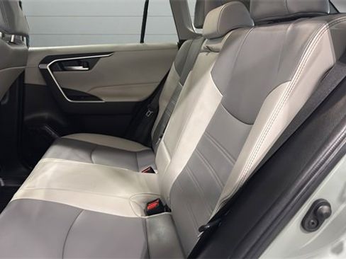 Used 2023 Toyota RAV4 XLE Premium image 26