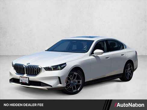 Certified 2026 BMW i5 eDrive40 w/ Convenience Package RWD image 1