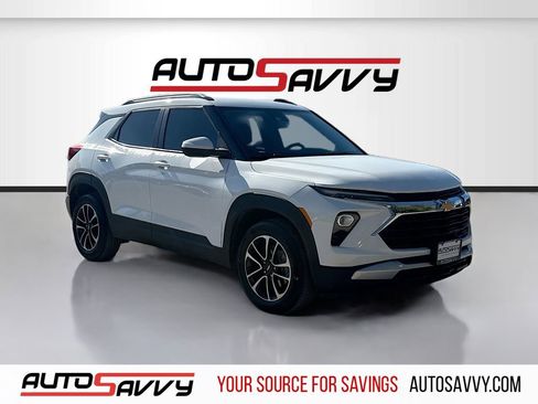 Used 2024 Chevrolet TrailBlazer LT image 1