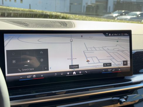 Used 2026 BMW X5 xDrive50e w/ M Sport Package image 27