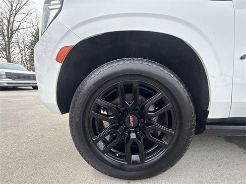 Used 2022 GMC Yukon AT4 w/ AT4 Premium Plus Package image 10