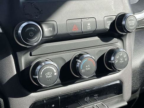 Used 2024 RAM 2500 Big Horn image 30