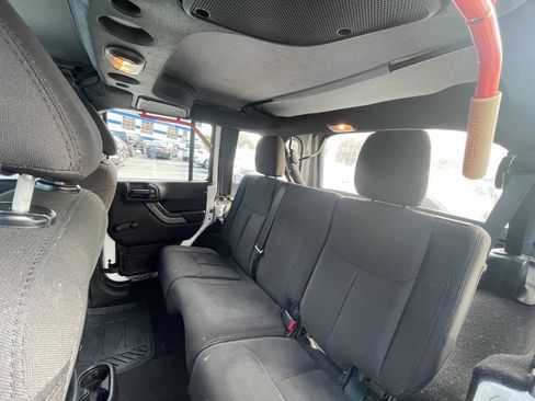 Used 2018 Jeep Wrangler Unlimited Sport w/ Connectivity Group AWD/4WD image 22