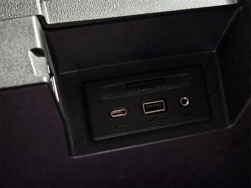 Used 2021 GMC Sierra 1500 AT4 w/ AT4 Premium Package image 18