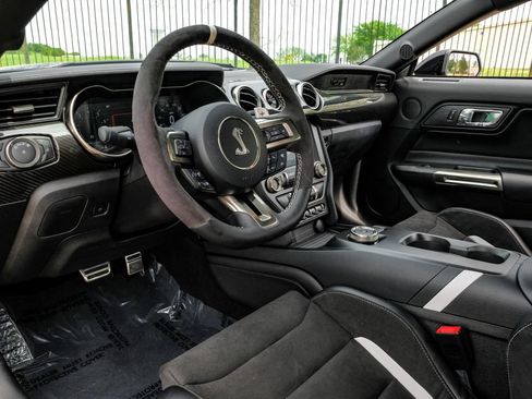Used 2020 Ford Mustang Shelby GT500 w/ Carbon Fiber Track Pack RWD image 4