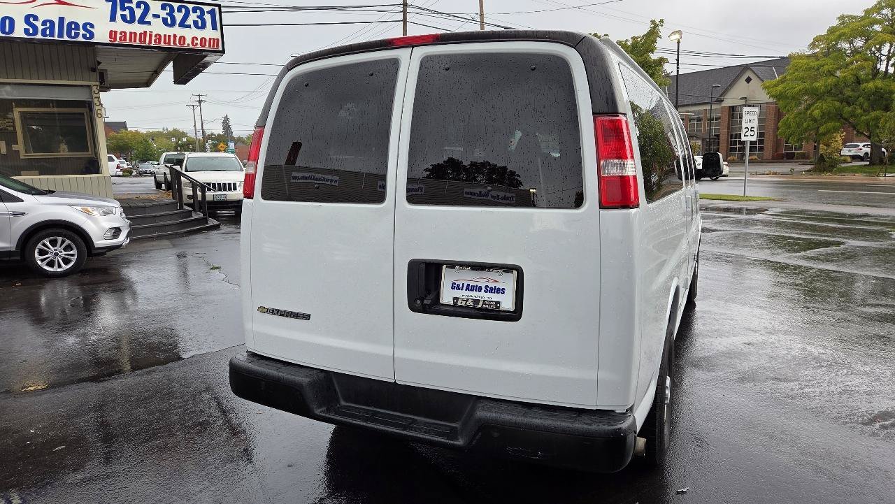 Used 2020 Chevrolet Express 3500 LS RWD image 9