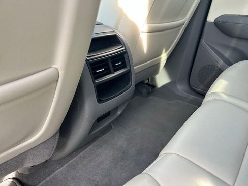 Used 2020 Cadillac XT5 Premium Luxury image 10