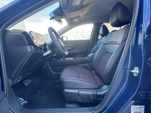New 2026 Nissan Kicks SR w/ Cold Weather Package FWD image 28