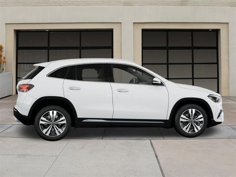 New 2025 Mercedes-Benz GLA 250 image 41