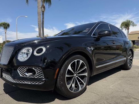 Used 2017 Bentley Bentayga AWD/4WD image 12