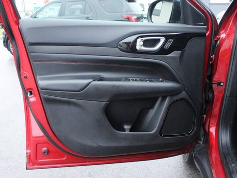 Used 2025 Jeep Compass Trailhawk w/ Trailhawk Elite Group image 10