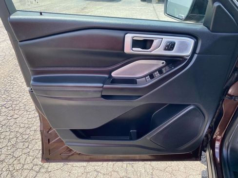 Used 2020 Ford Explorer ST w/ ST Street Pack image 13