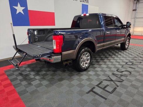 Used 2017 Ford F250 Lariat w/ Chrome Package image 29